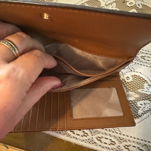 Michael Kors wallet - Picture 4 of 9